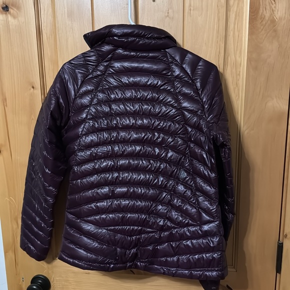 Mountain Hardwear Lightweight Puffer - Picture 5 of 5